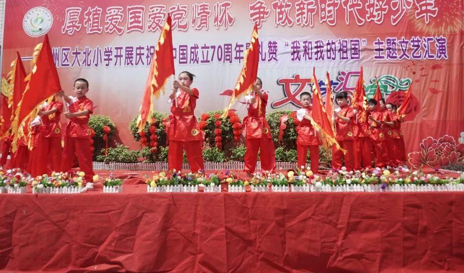 1艘055真能干掉1支美航母群？南昌舰：你们吹牛别带上我！